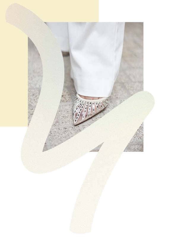 Schuhe Spitze Schuhe mit Glitzersteinen-Besatz