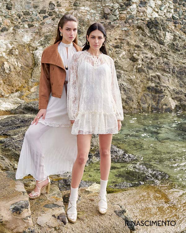 Frauen im Spitzenkleid