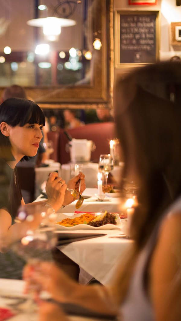 Verkaeuferin Waesche bei Pollozek